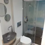 W Апартаменти *